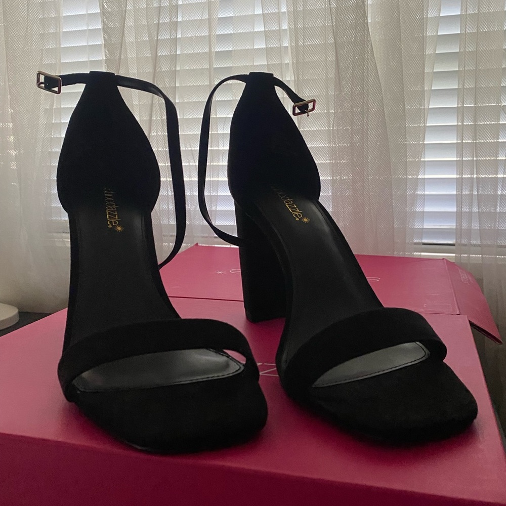 Black block heel